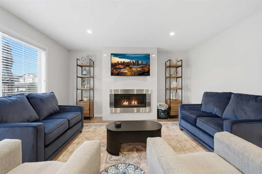 121 Springmere Grove