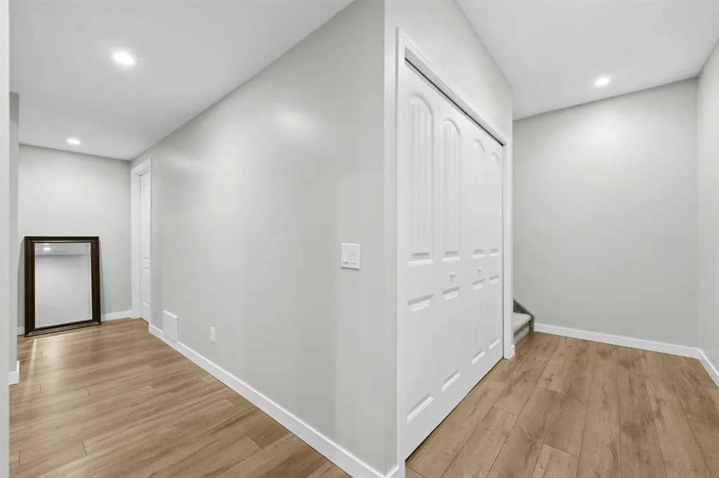 121 Springmere Grove