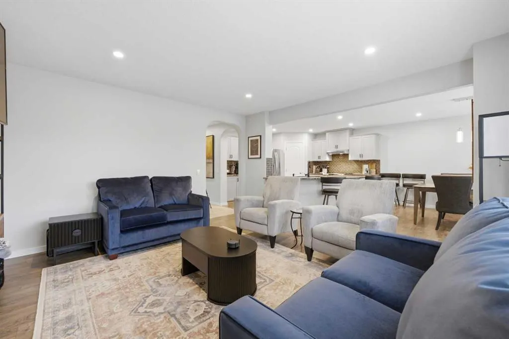 121 Springmere Grove