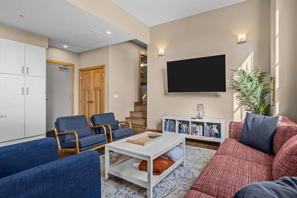 743 Railway Avenue #207