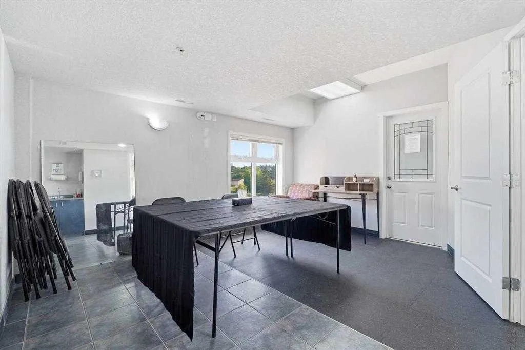 5100 Lakeshore Drive #505