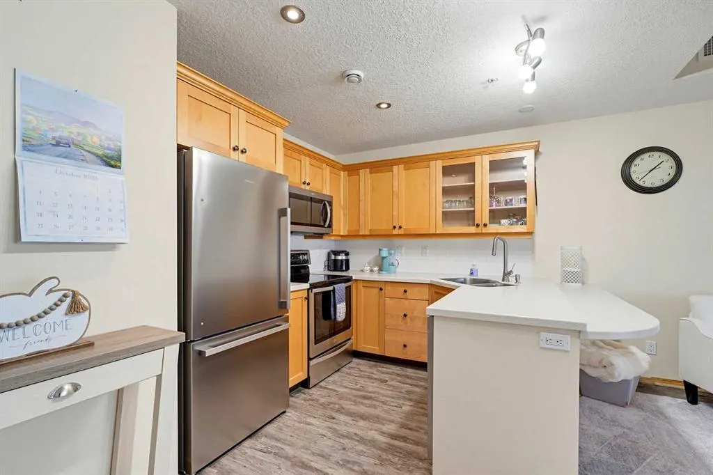 5100 Lakeshore Drive #505
