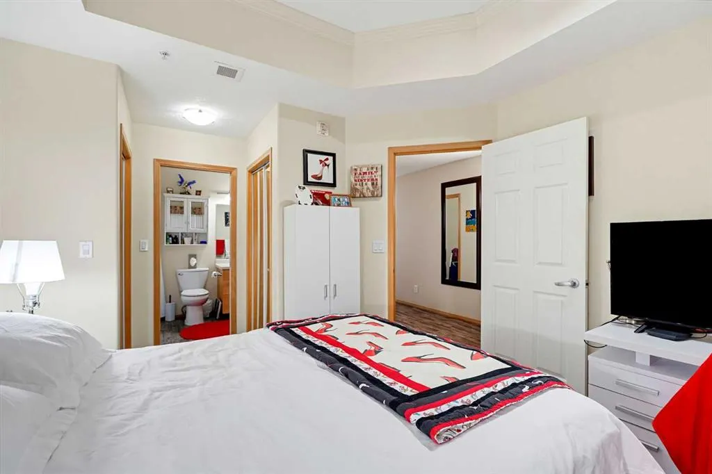 5100 Lakeshore Drive #505