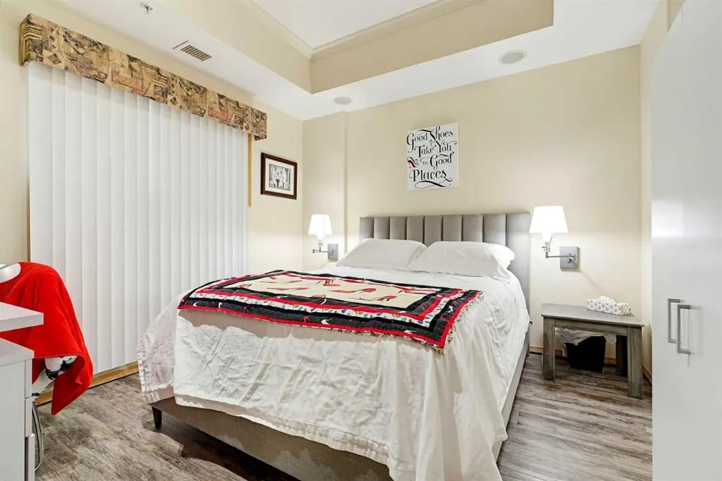 5100 Lakeshore Drive #505