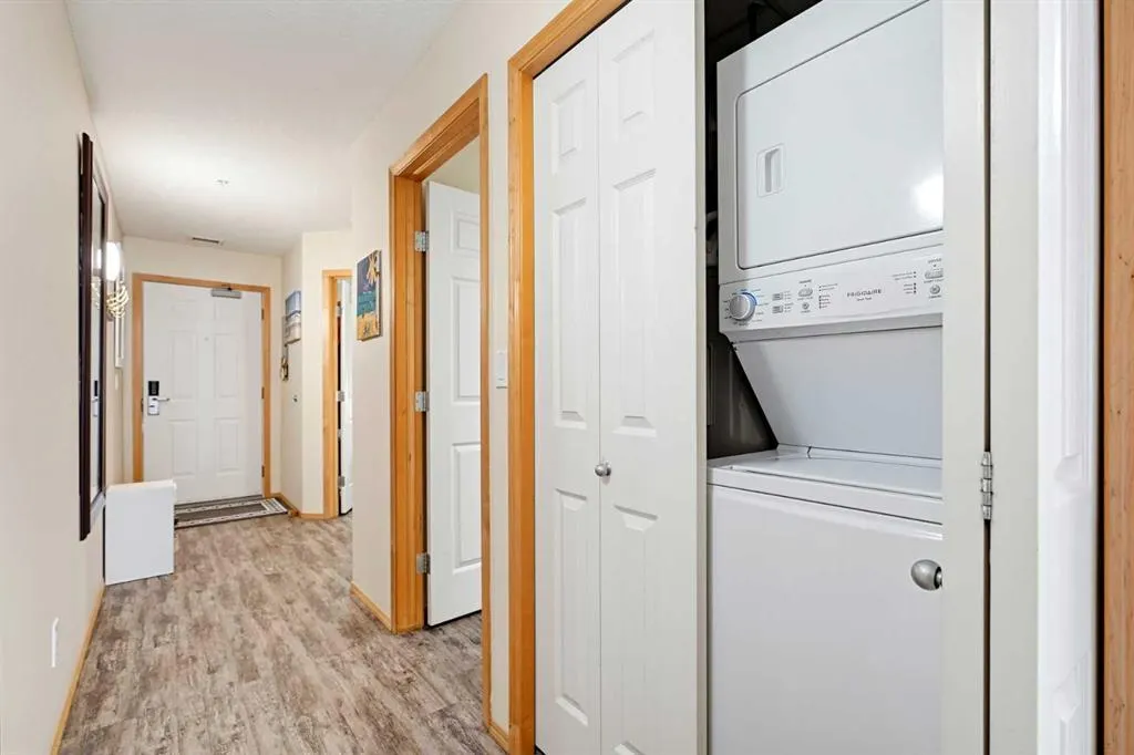 5100 Lakeshore Drive #505
