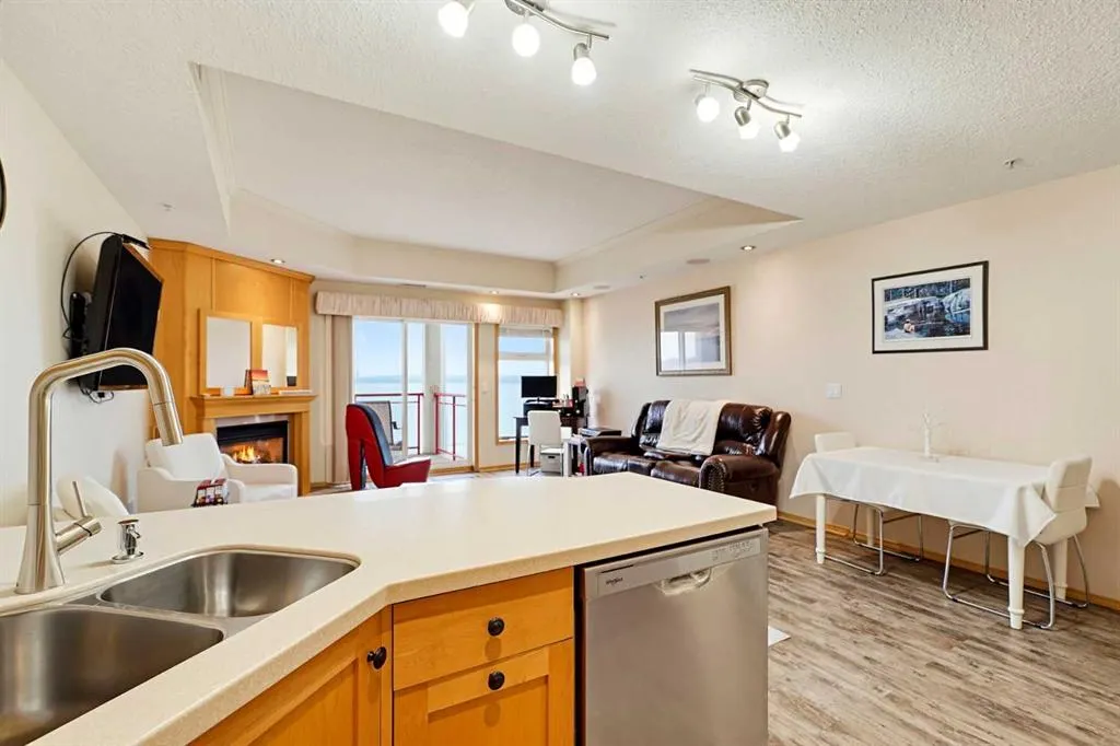 5100 Lakeshore Drive #505