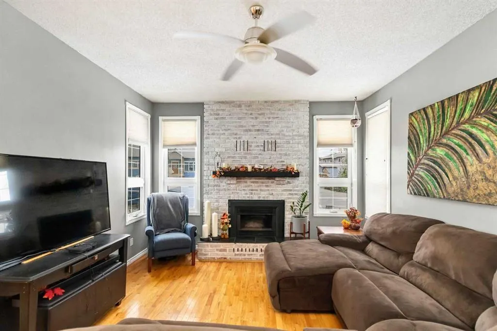 186 Clenell Crescent