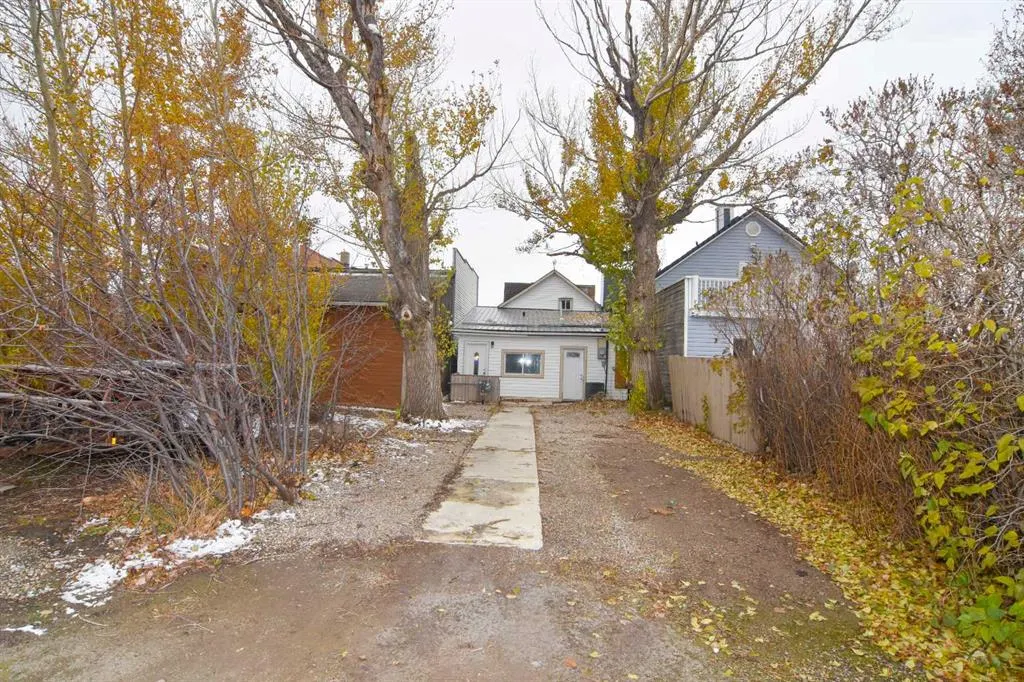104 Railway Avenue E