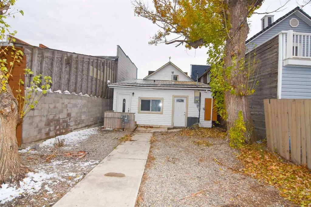104 Railway Avenue E