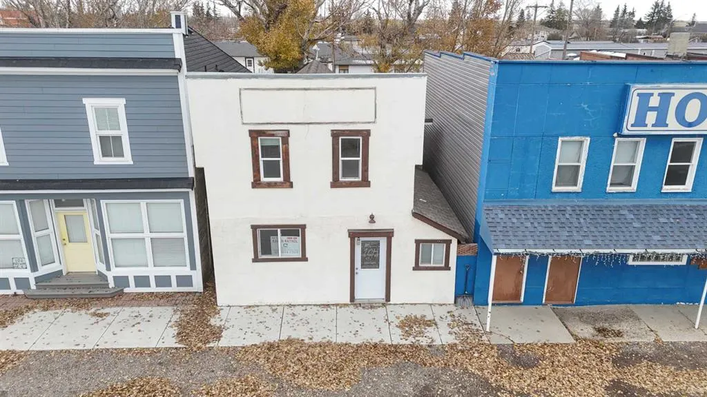 104 Railway Avenue E