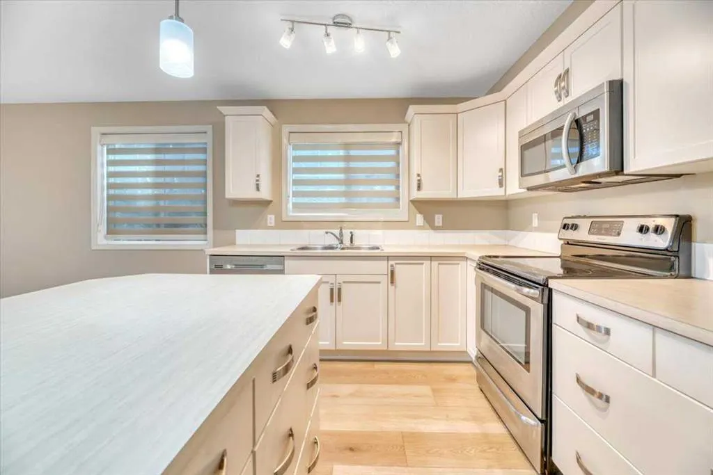 406 Cranberry Park SE #112