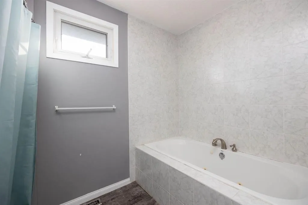 178 Mcconachie Crescent