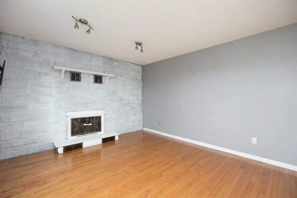 178 Mcconachie Crescent