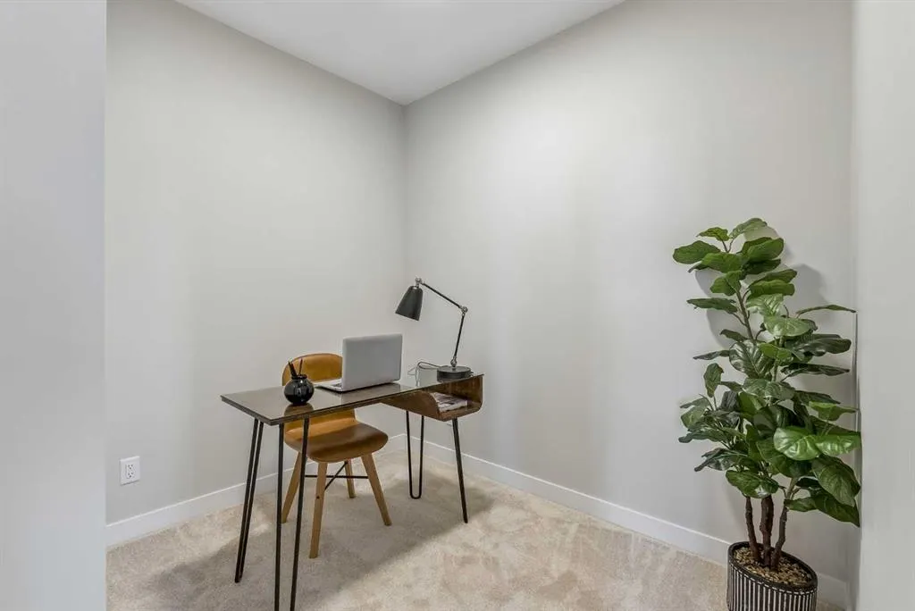 655 Shawnee Square SW #404