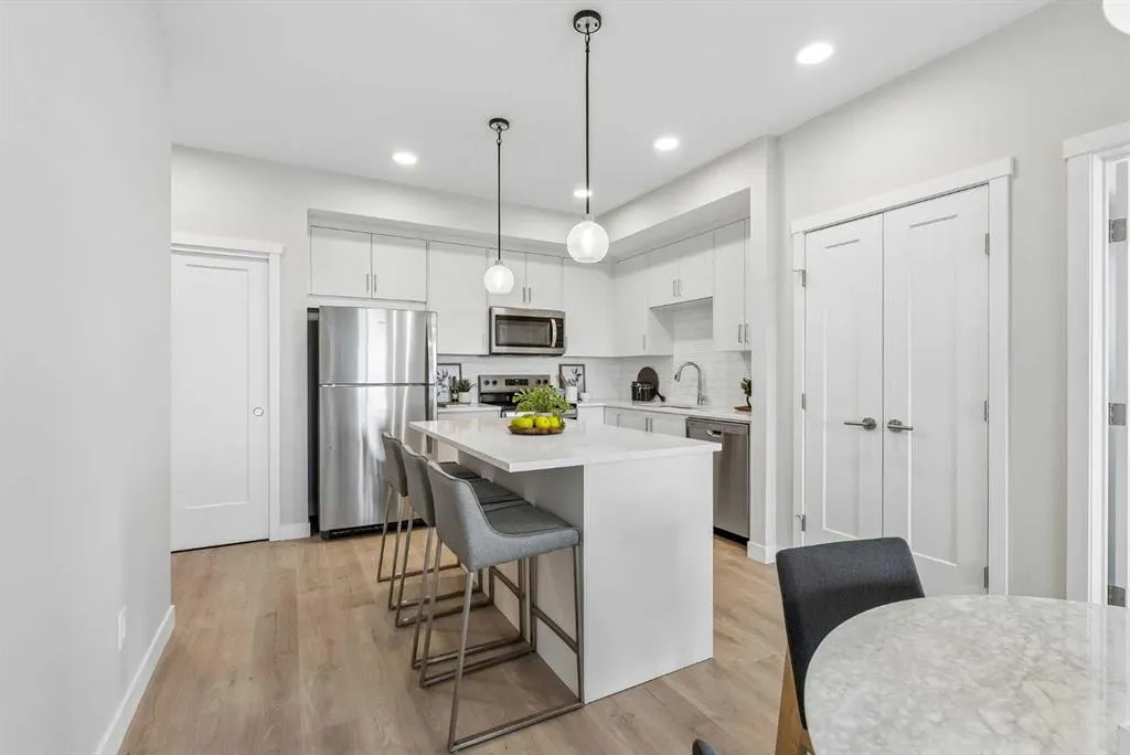 655 Shawnee Square SW #404