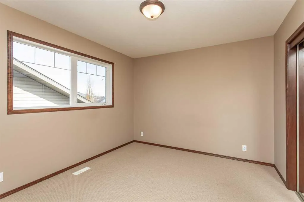 23 Lanterman Close