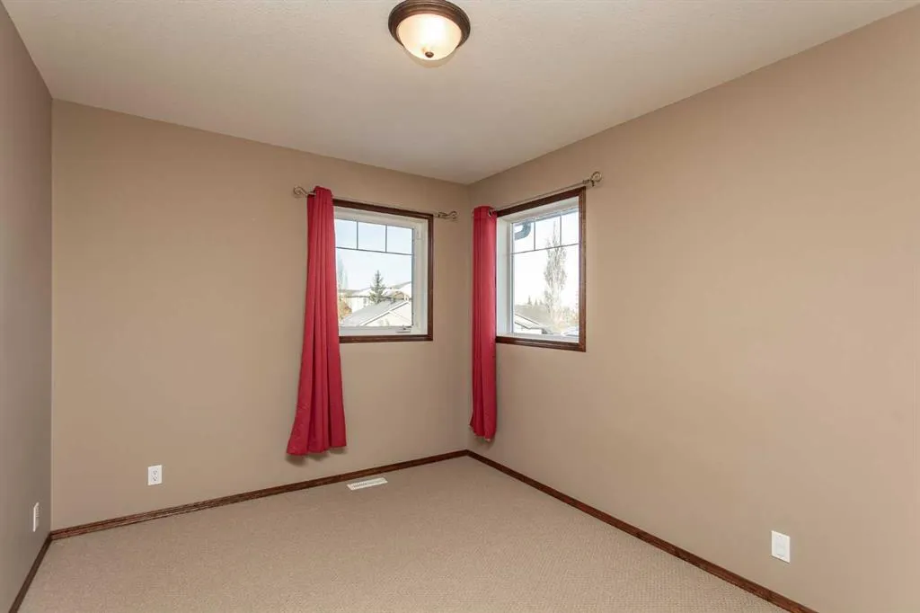 23 Lanterman Close