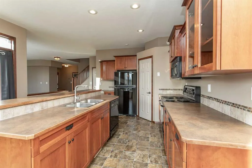 23 Lanterman Close