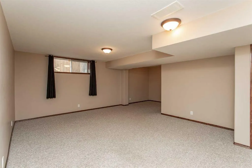 23 Lanterman Close