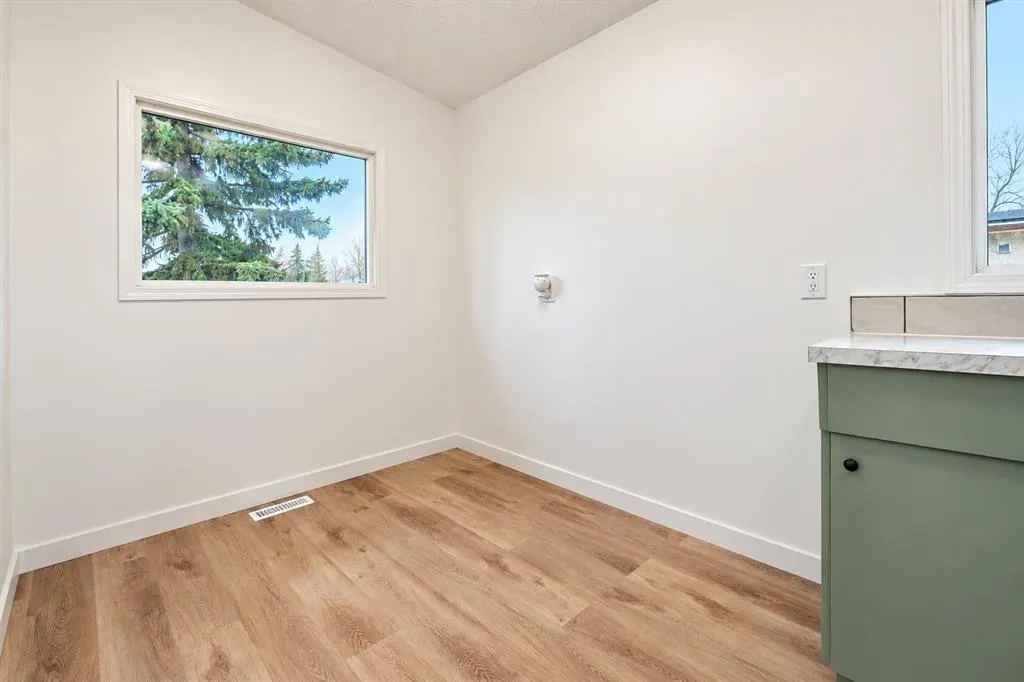 9812 97 Park Avenue