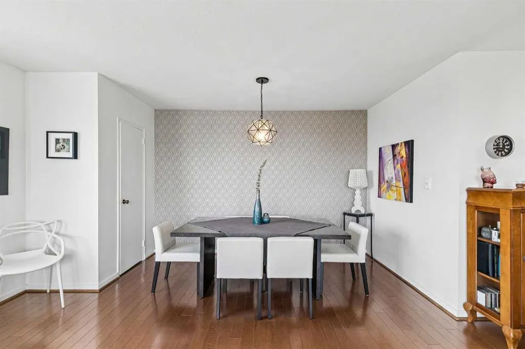 3316 Rideau Place SW #605