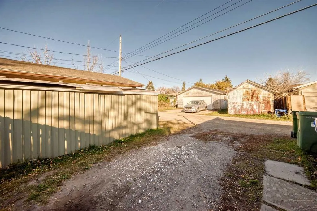 2232 42 Street SE