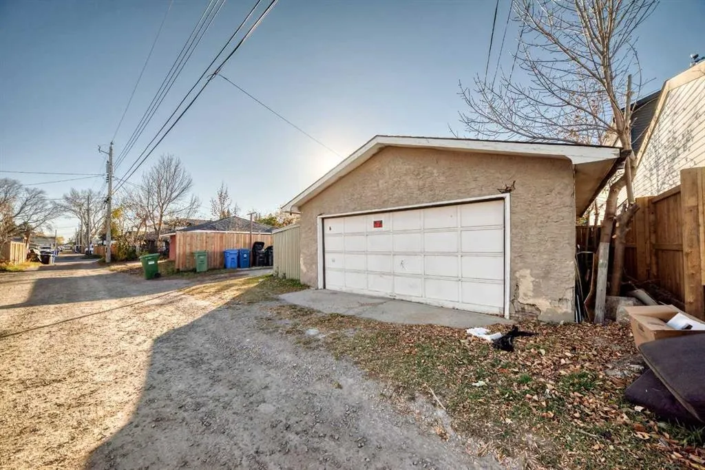 2232 42 Street SE