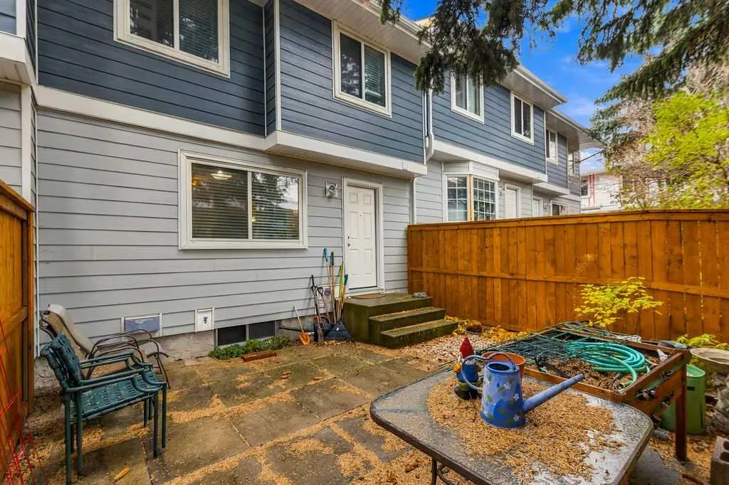 6 Bermuda Lane NW
