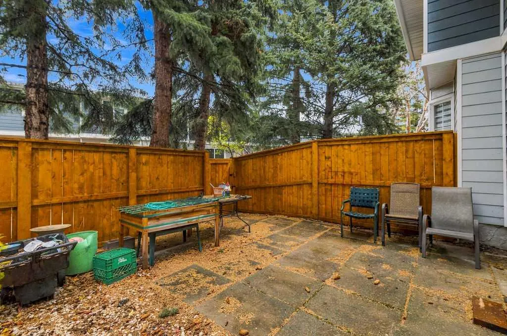 6 Bermuda Lane NW