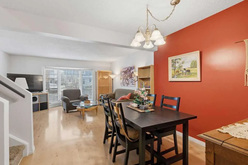 6 Bermuda Lane NW