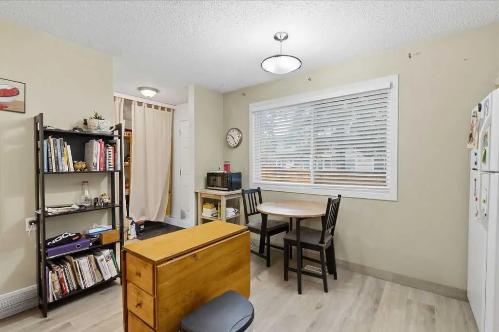 6 Bermuda Lane NW
