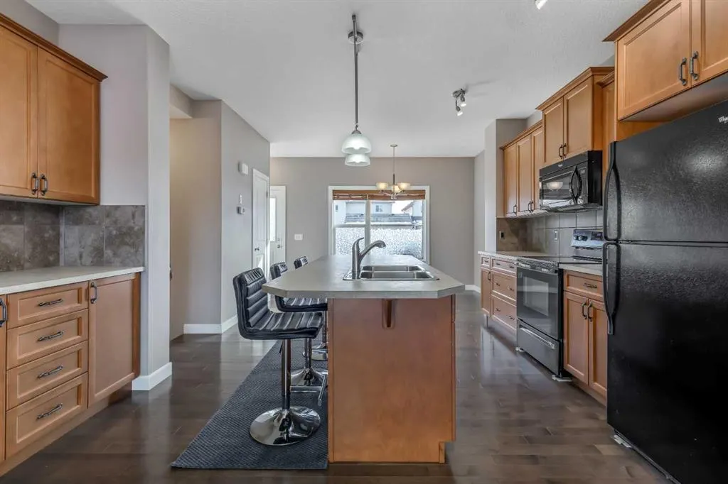 144 CLYDESDALE Way
