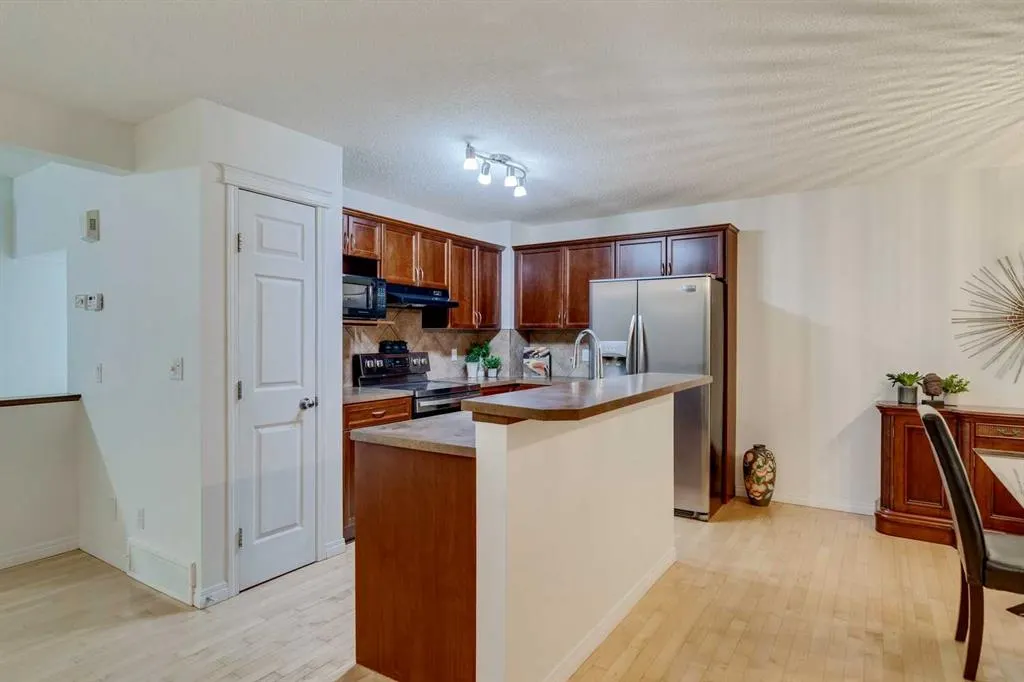 78 Cougar Plateau Way SW