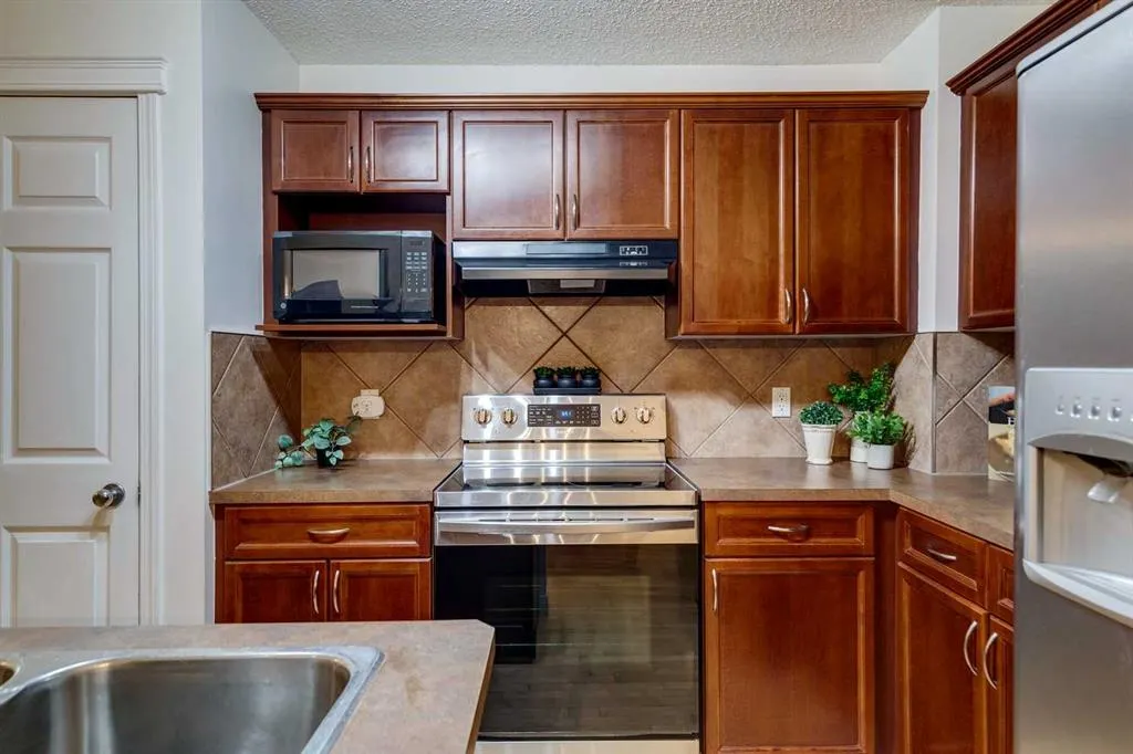 78 Cougar Plateau Way SW