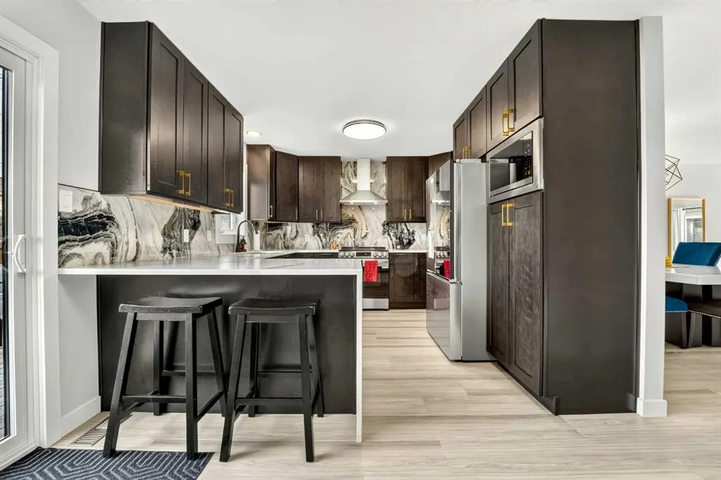 35 Ermineglen Road N