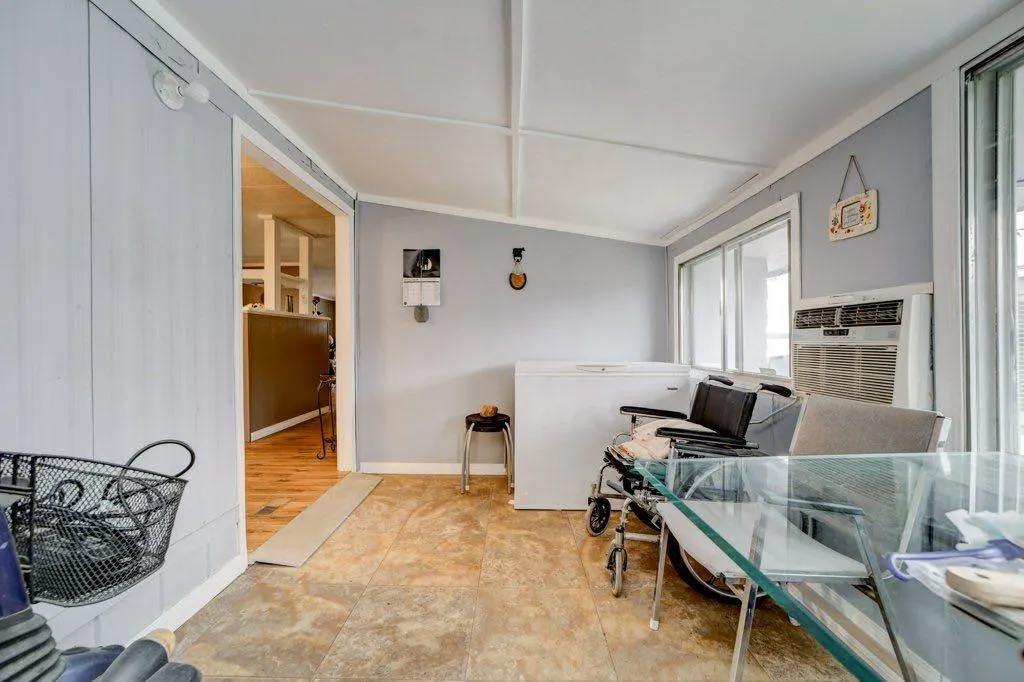 895 Elizabeth Street #29