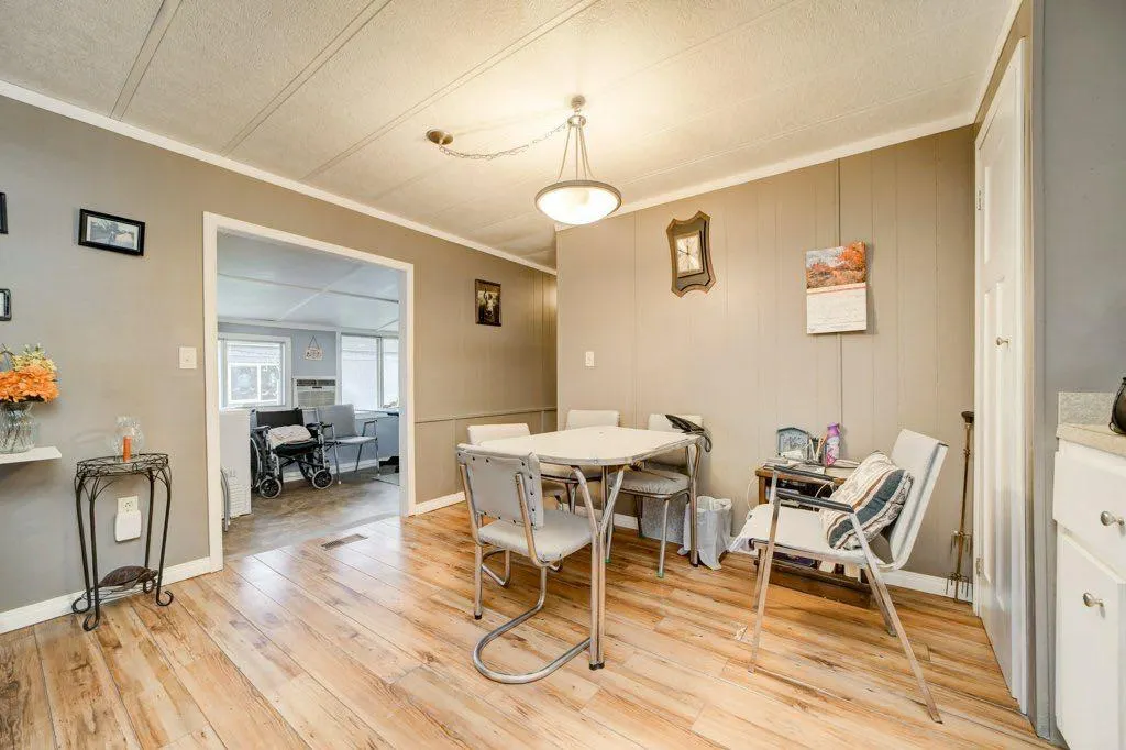 895 Elizabeth Street #29