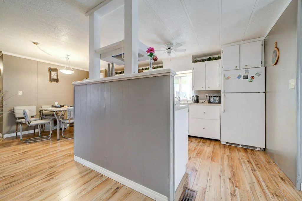 895 Elizabeth Street #29