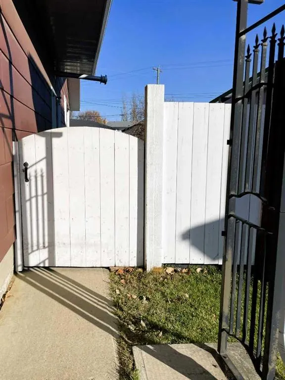 10604 107 Avenue