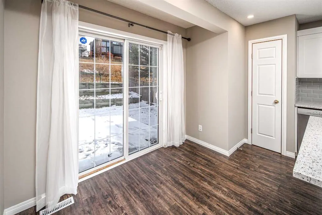 283 Arbour Crest Road NW