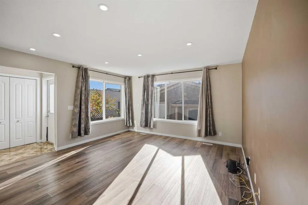 5 Taralake View NE