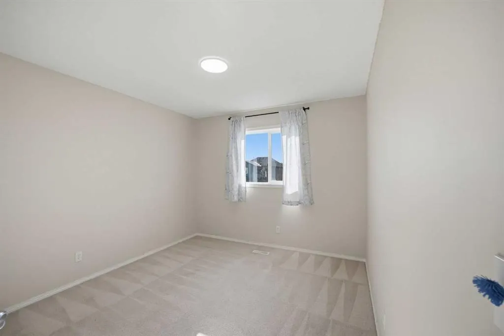 5 Taralake View NE