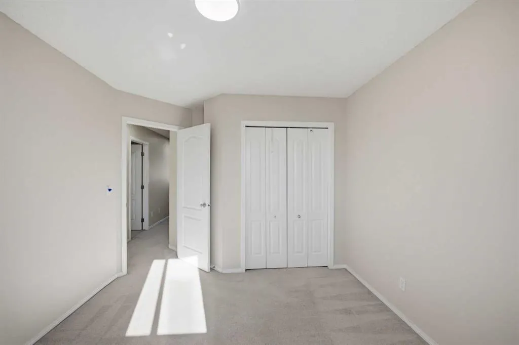 5 Taralake View NE