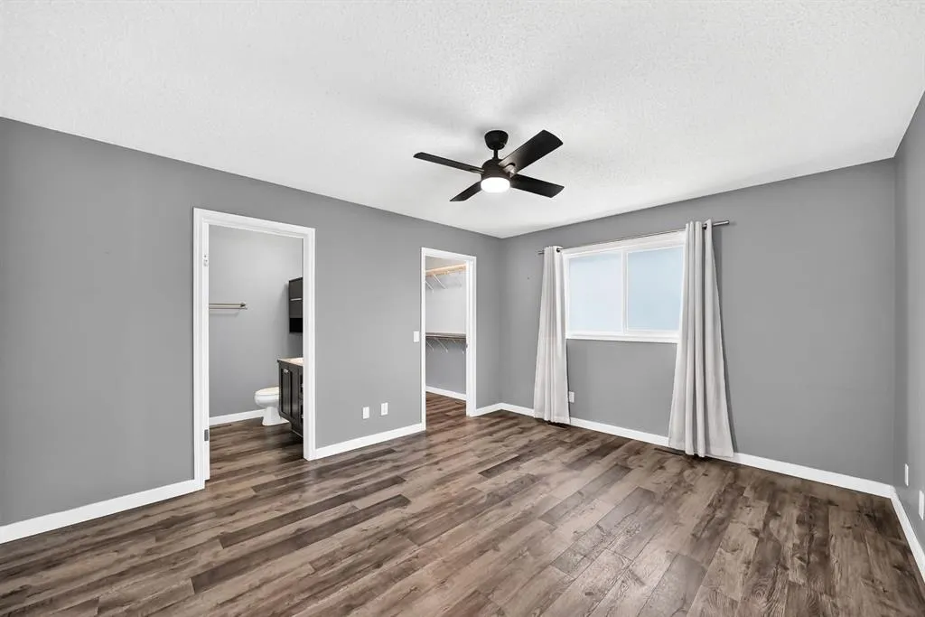 156 Aspen Creek Crescent