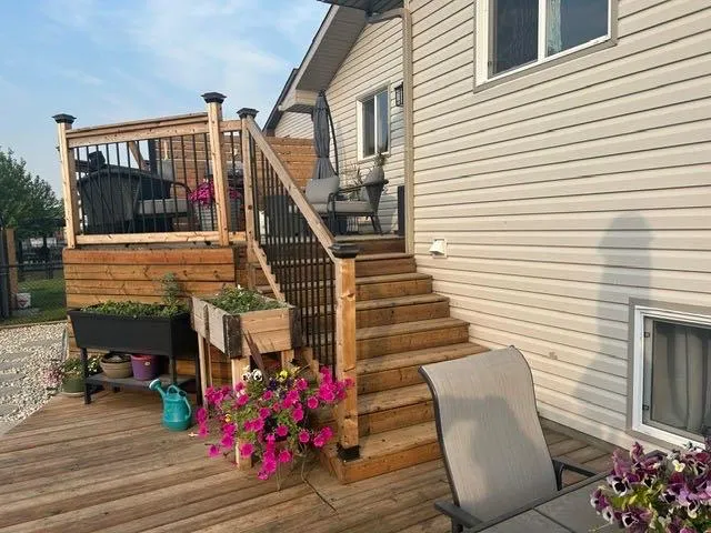 156 Aspen Creek Crescent