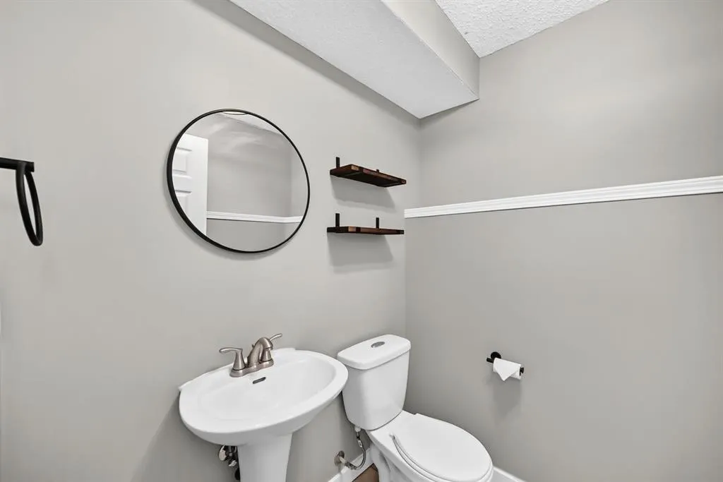 156 Aspen Creek Crescent