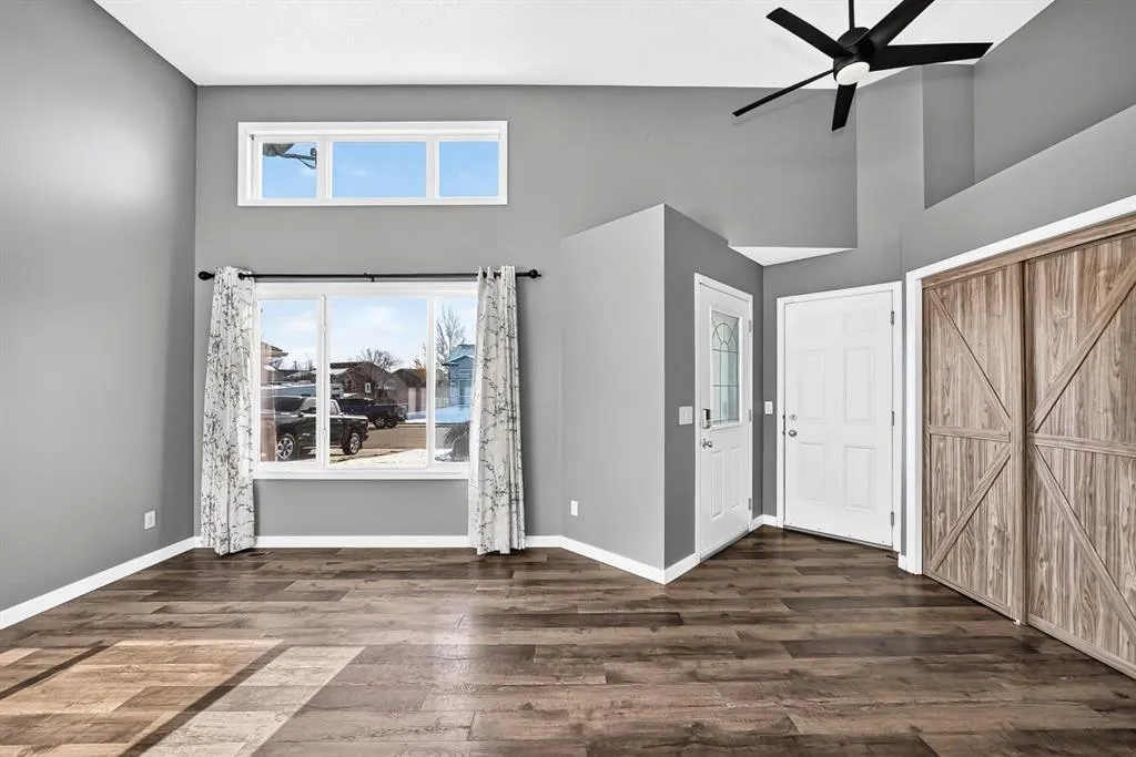156 Aspen Creek Crescent