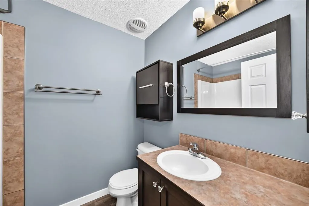156 Aspen Creek Crescent