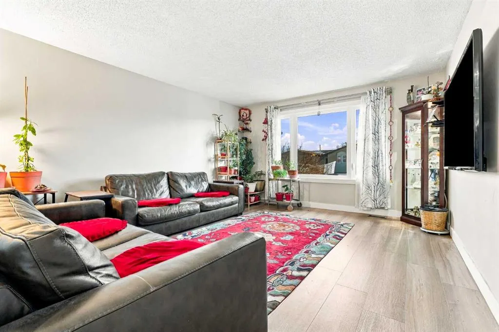 152 Rundleson Place NE