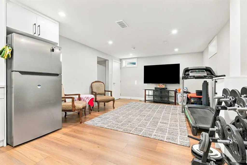 152 Rundleson Place NE